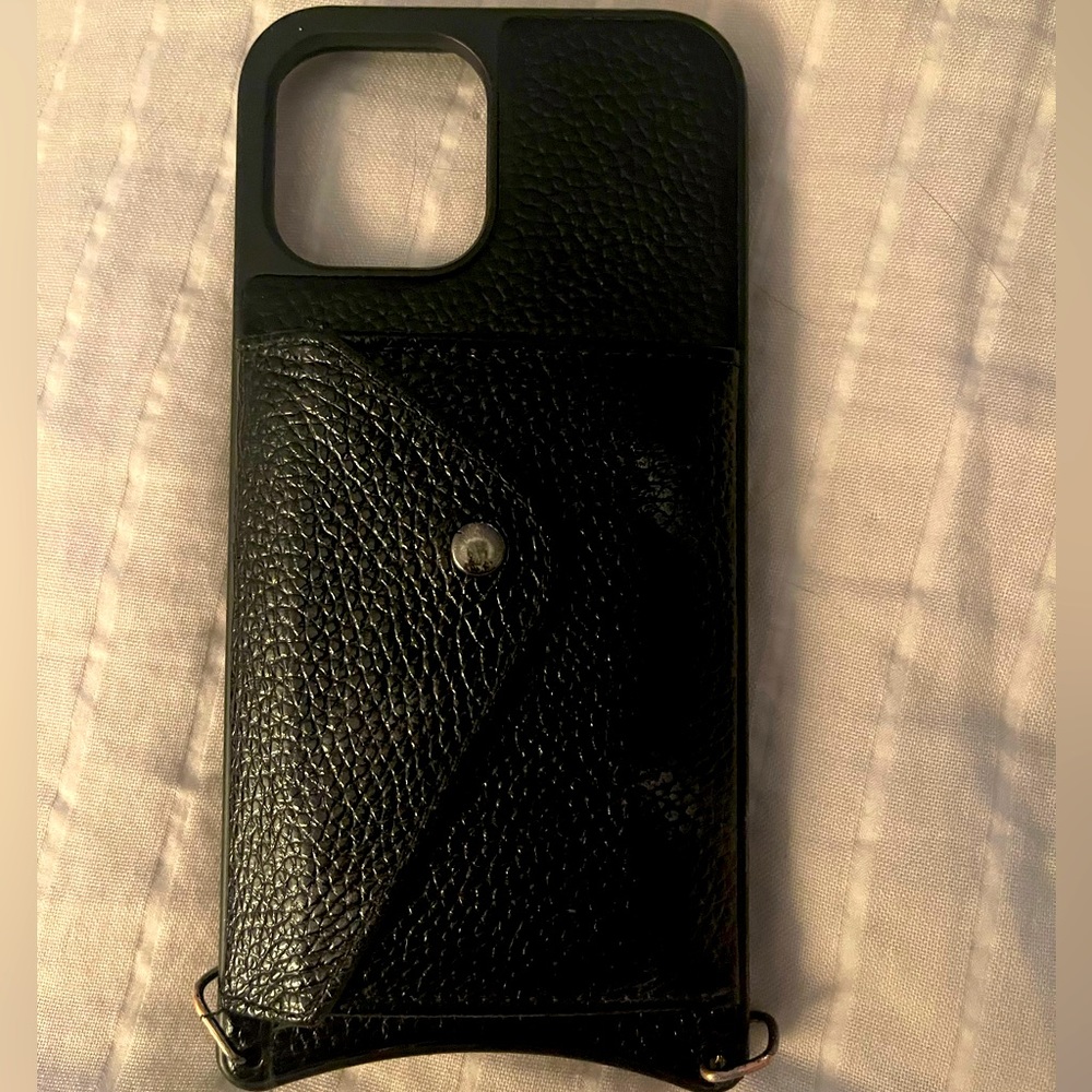 Bandolier 12 Pro Max DONNA
Side Slot Crossbody in Black/pewter.Case & dust bag.